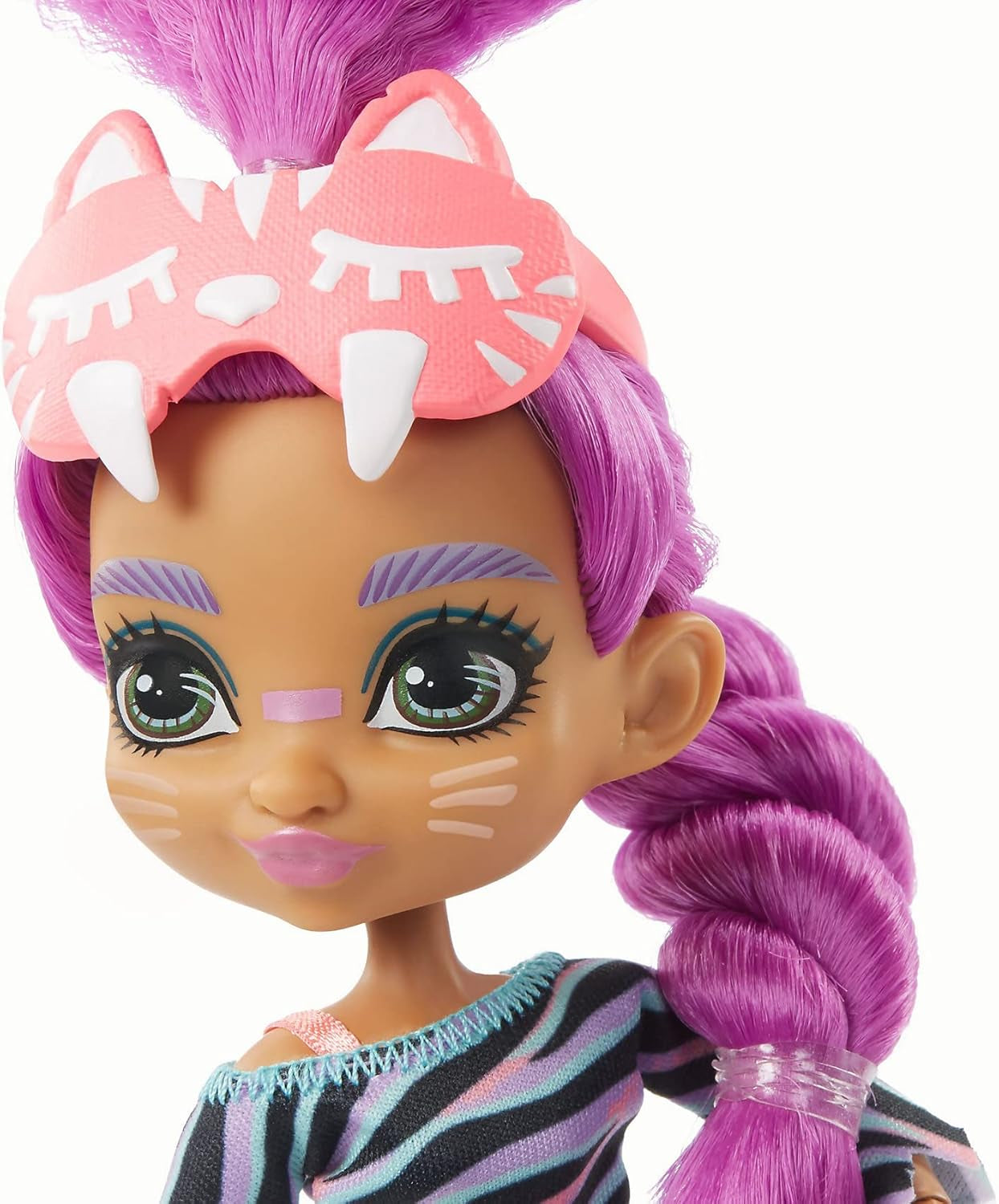 Cave Club GTH02 - Poupée amusante Roaralai Pyjama Party, poupée articulée avec cheveux violets et accessoires, cadeau pour enfants de 4 ans et plus, multicolore