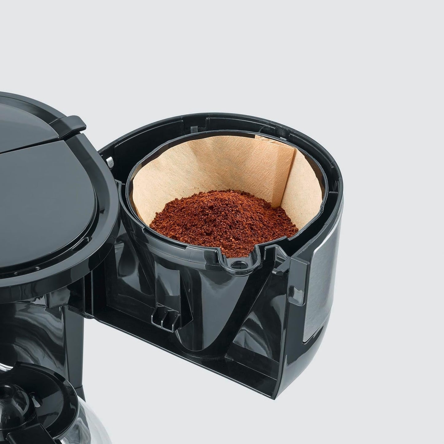SEVERIN Machine à expresso compacte, café aromatique avec machine à café jusqu'à 4 tasses, machine à expresso avec filtre et filtre oscillant permanent, acier inoxydable/noir, KA 4808