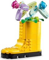LEGO Creator Ensemble d'arroseurs de fleurs 3 en 1, décoration de chambre d'enfant, construisez un arroseur avec un bouquet de fleurs, des bottes en caoutchouc ou 2 oiseaux jouets, cadeau créatif pour filles et garçons de 8 ans 31149 Ensembles de construction Besuche den LEGO-Store