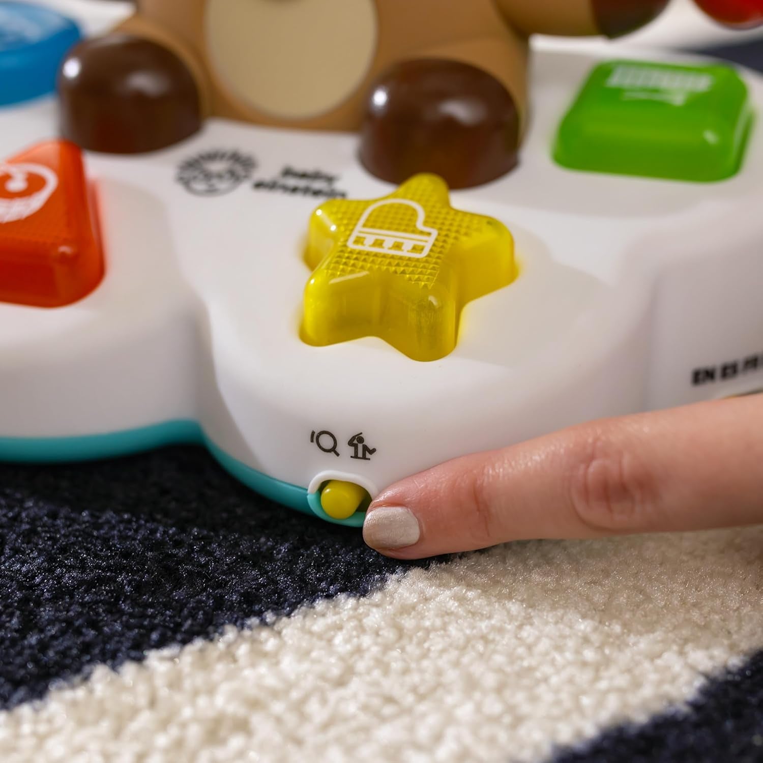 Baby Einstein, Drum & Learn Dean Jouet d'apprentissage musical - Jouet multisensoriel pour bébé, 2 modes de jeu, couleurs, formes et instruments, plus de 50 sons, à partir de 6 mois Jouets pour bébés Naty Shop