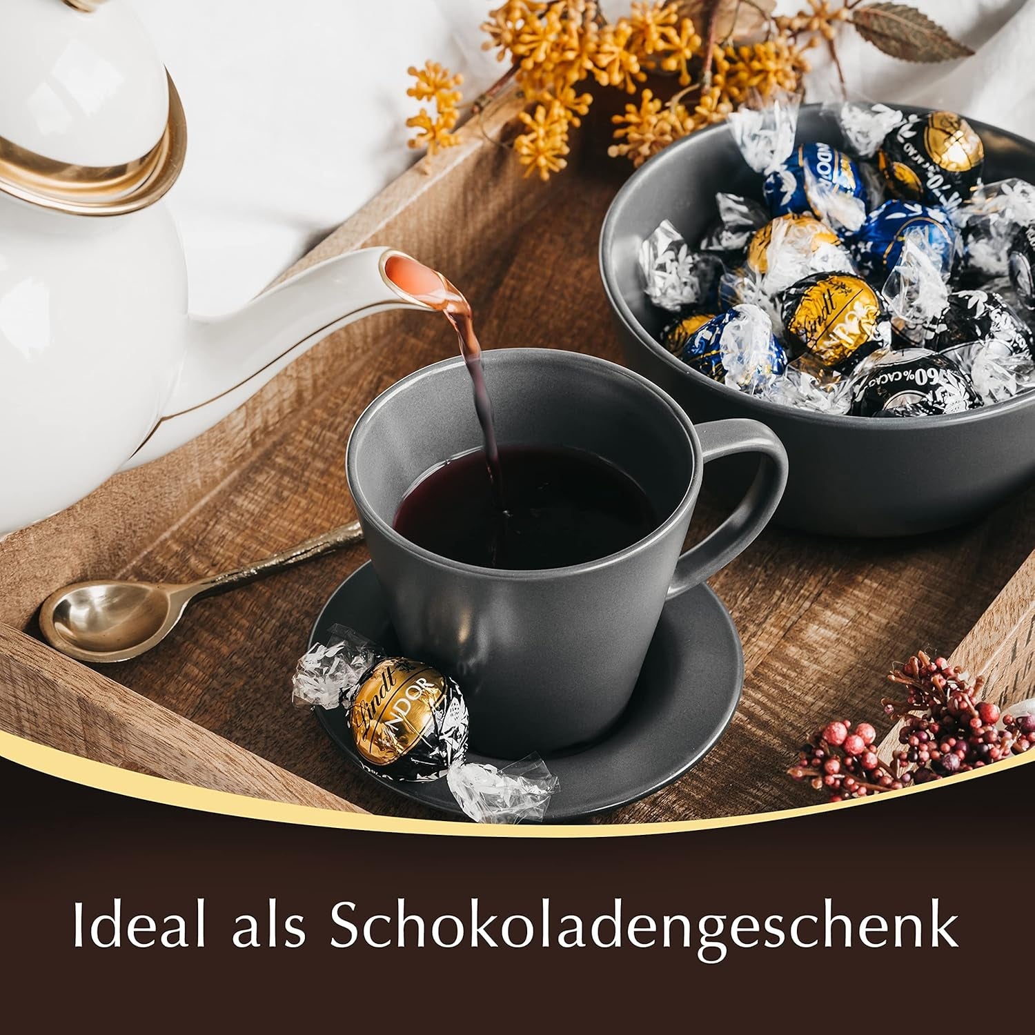 Boules de chocolat Lindor 70% de cacao extra noir | Sachet de 137g | Env. 10 boules de chocolat noir fin fourrées fondantes | Cadeau de chocolat | Cadeau chocolat