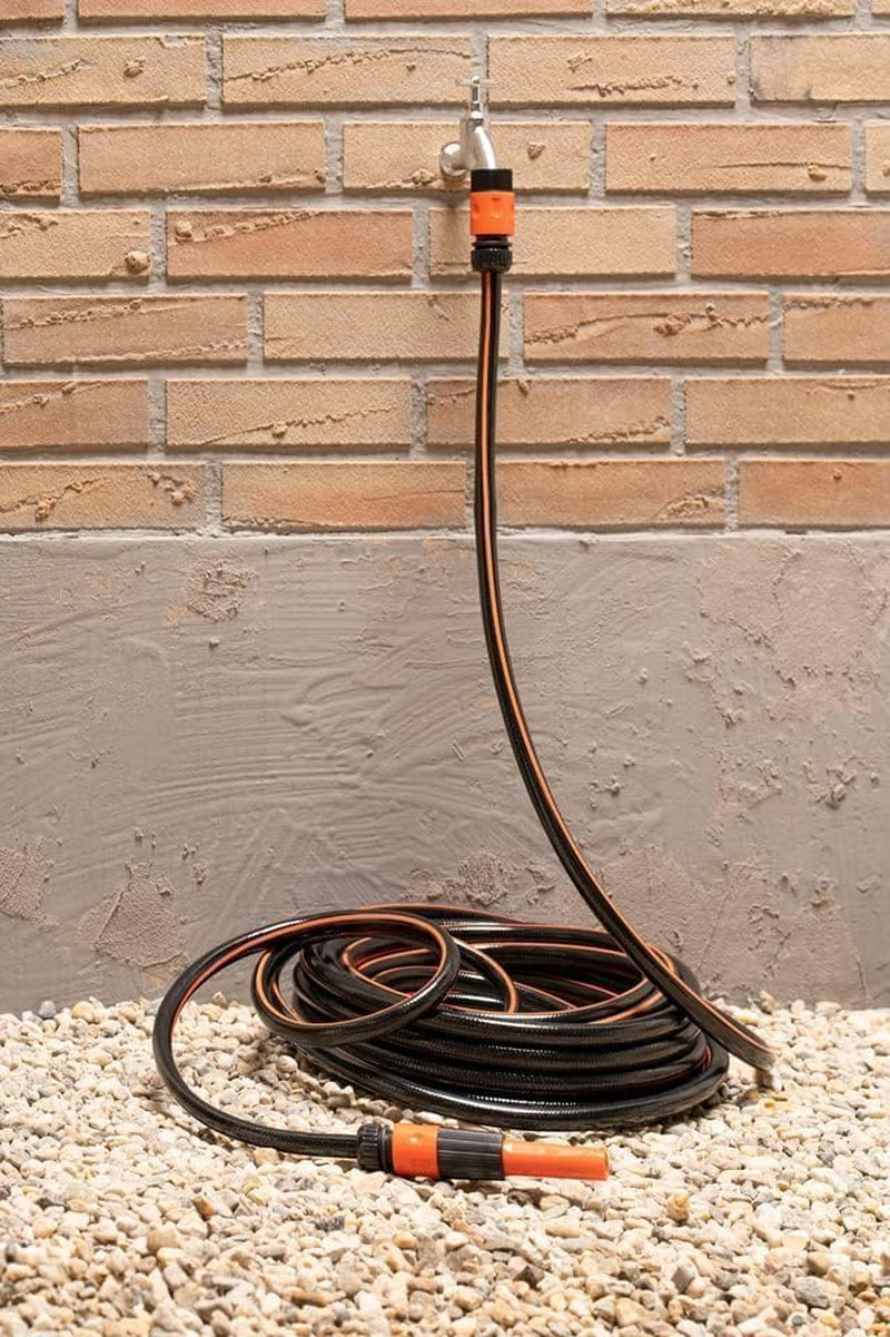 Tuyau d'arrosage BLACK+DECKER 15 mètres - Ø13MM - PVC résistant - Arrosage du jardin, lavage de la voiture, remplissage de la piscine - Compatible avec tout robinet standard - Noir/Orange