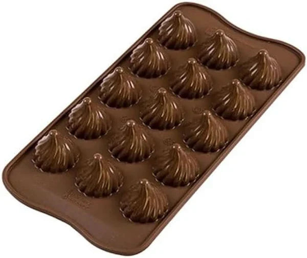 Moule à chocolat flamboyant 3D Silikomart - Formes 3D uniques avec bord intérieur pour bases rondes