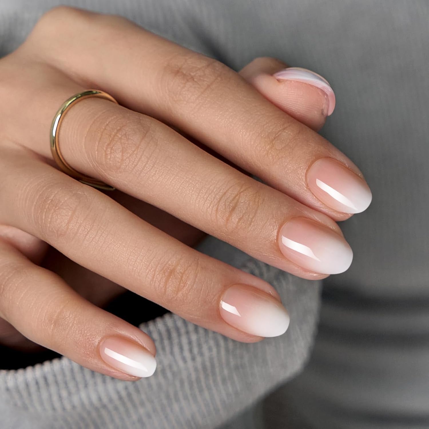 Btartbox Faux Ongles Carrés Courts Baby Boomer Colle Sur Blanc Dégradé Rose Faux Ongles Ongles Artificiels Courts avec Colle À Ongles 30 Pièces Faux Ongles Carrés