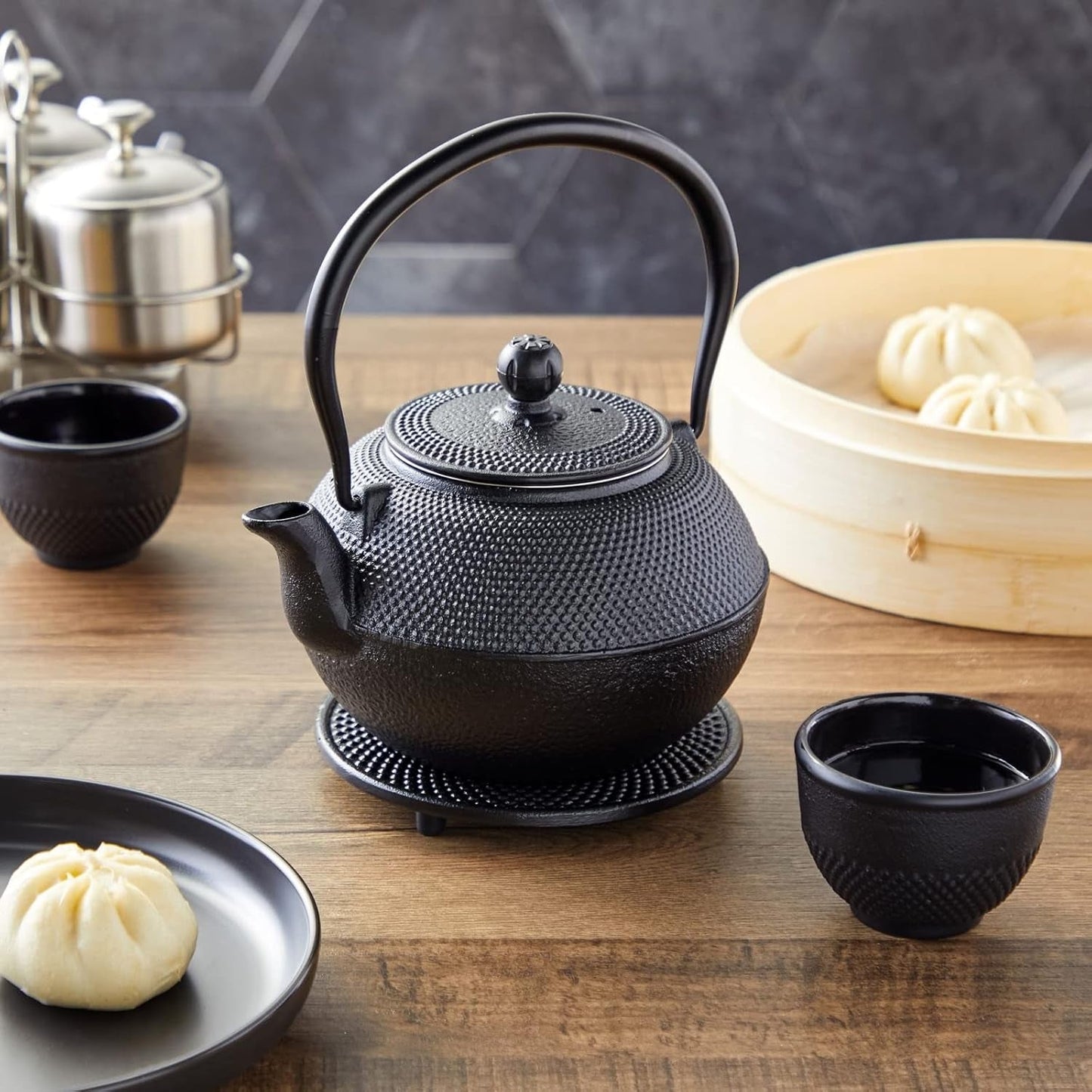 Juvale Service à thé japonais avec théière en fonte (1200 ml), soucoupe et 2 tasses, service à thé de style Tetsubin, noir