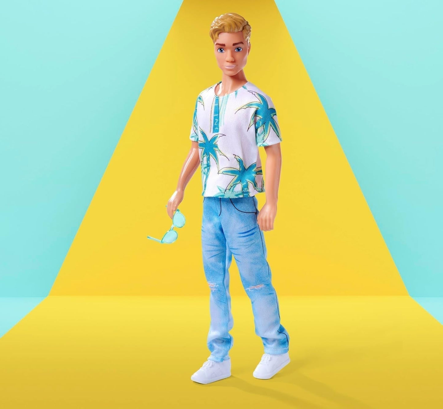 SIMBA 105733729 Steffi Love Kevin Play Doll porte un haut imprimé palmiers et un jean cool avec lunettes de soleil 30 cm 3 ans Naty Shop Dolls