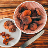 Abricots sans soufre Seeberger : Abricots secs non traités au goût sucré et fruité - sans sucre ajouté - dénoyautés, végétaliens (1 x 125g) Naty Shop Produits déshydratés
