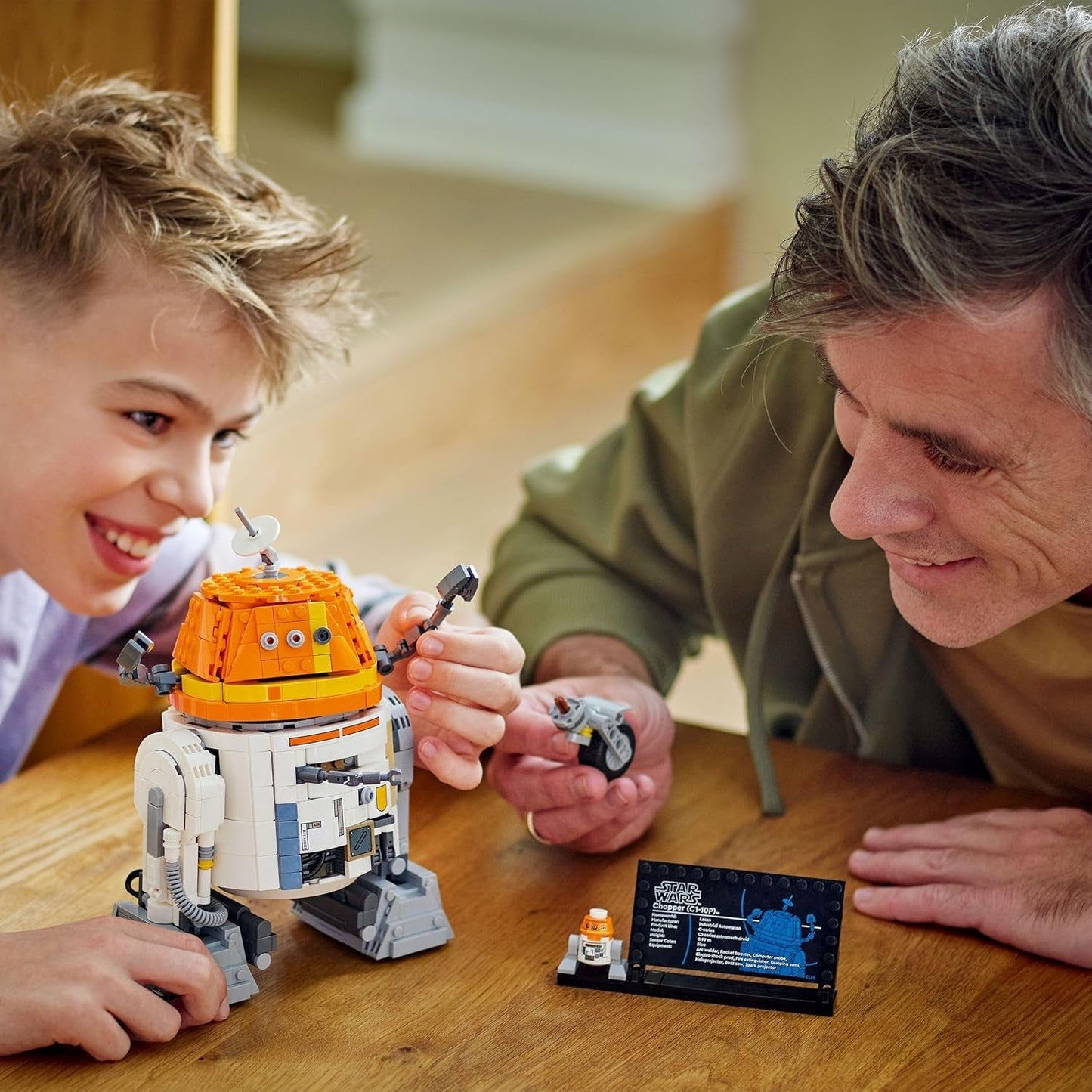 Figurine LEGO Star Wars 75416 Ahsoka Astromech Droid Chopper (C1-10P) - jouet avec tête mobile, bras amovibles et roue centrale - cadeau pour les fans d'Ahsoka, garçons et filles de plus de 10 ans Jeux de construction Besuche den LEGO-Store
