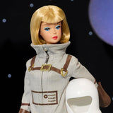 Mattel Barbie Miss Astronaut Poupée de collection avec costume argenté, bottes spatiales et accessoire de casque, reproduction vintage de l'original de 1965, JBJ48 Naty Shop Dolls