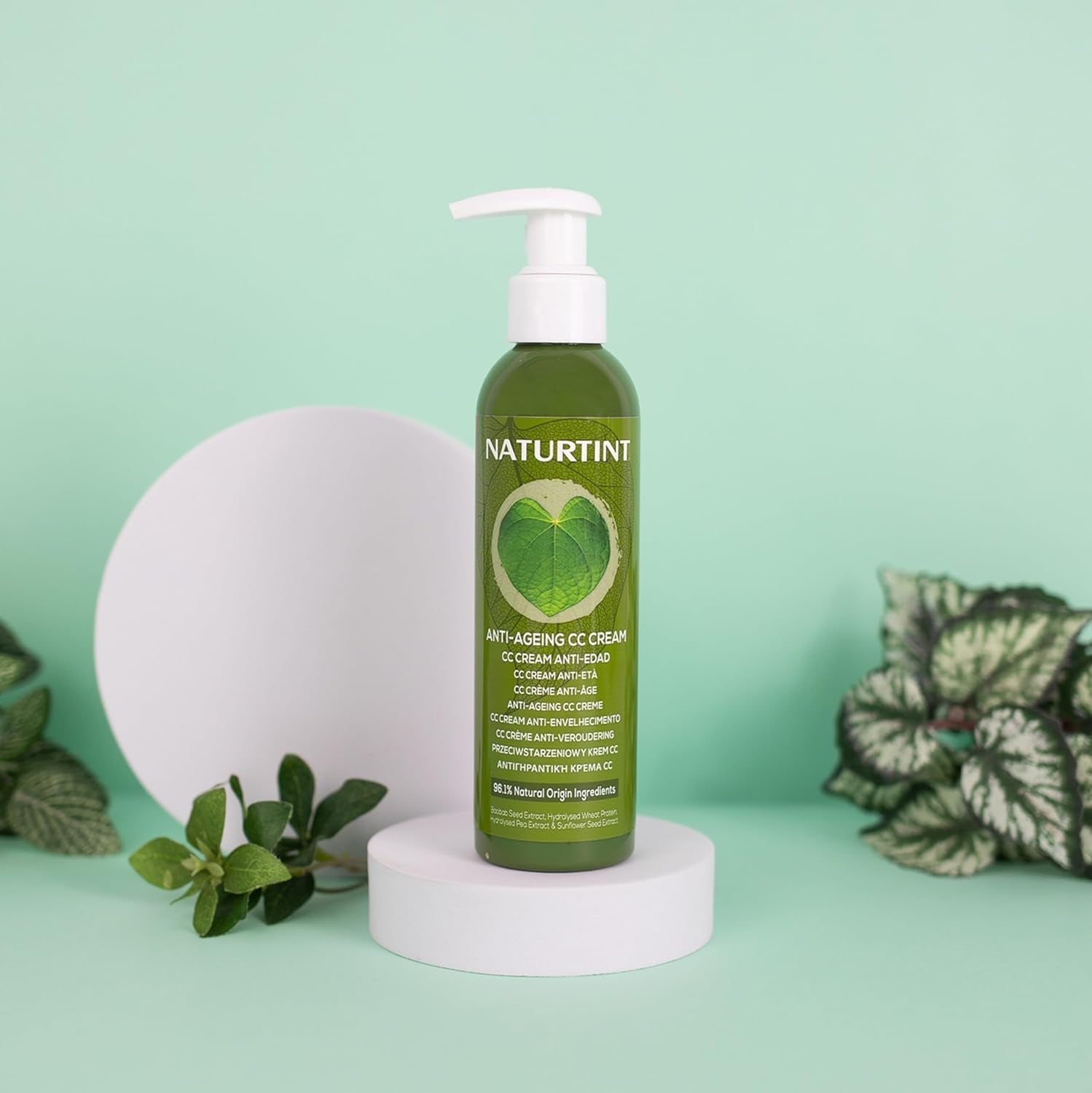 Crème CC teinte naturelle. Masque capillaire sans rinçage. Pour cheveux secs et abîmés. Répare et hydrate. 96% d'ingrédients naturels. Masque capillaire Naty Shop 200 ml