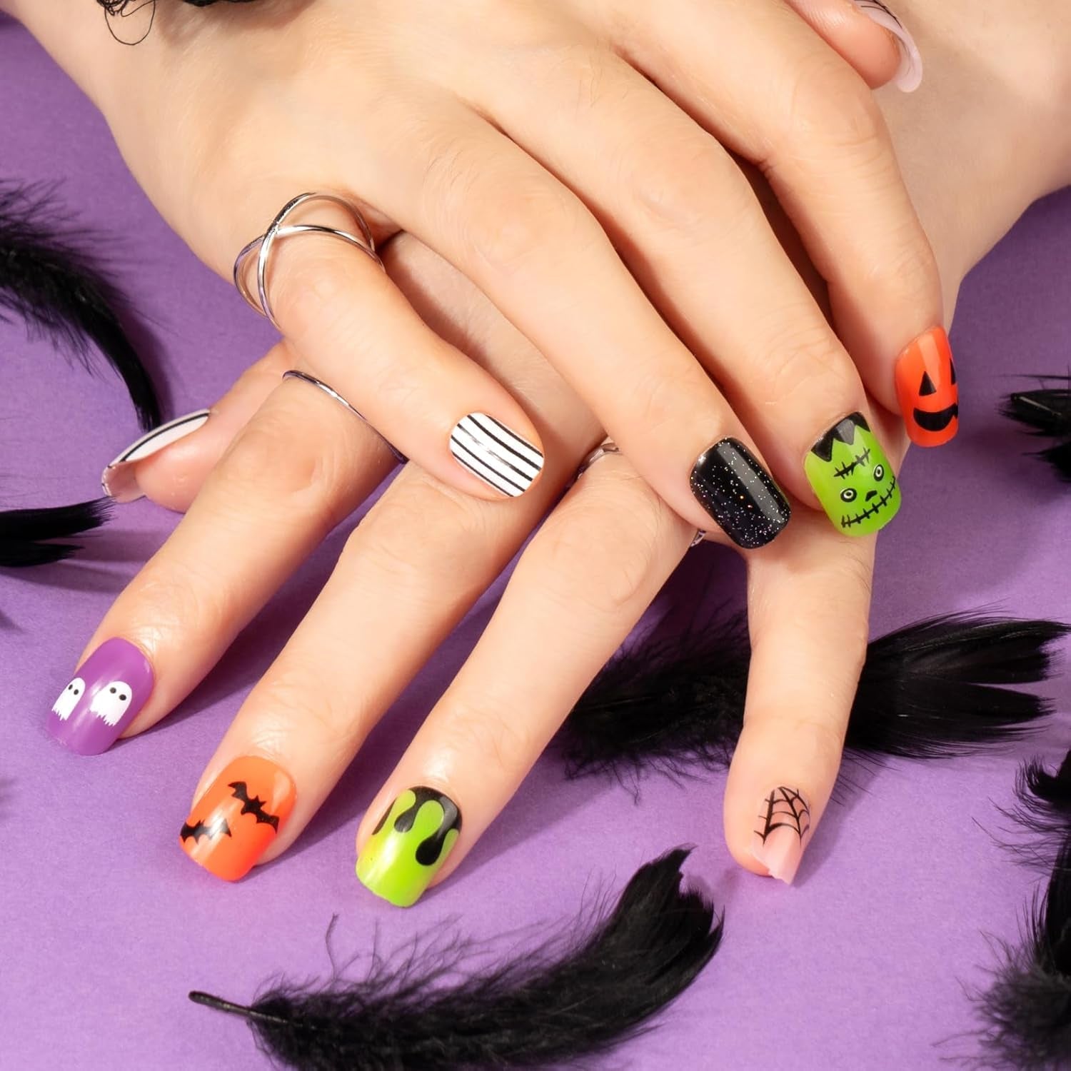 72 pcs Ongles d'Halloween Faux Ongles Autocollants Ongles Artificiels Courts Ongles Pressés Autocollants Citrouille Fantôme Ongles Artificiels Conseils Nail Art Orange Vert Noir