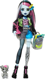Poupée Monster High Frankie Stone en veste en jean et short, comprend un chien Watzie et des accessoires tels qu'un sac à dos, une collation et un carnet, HXH73 Naty Shop Dolls Watzie Dog
