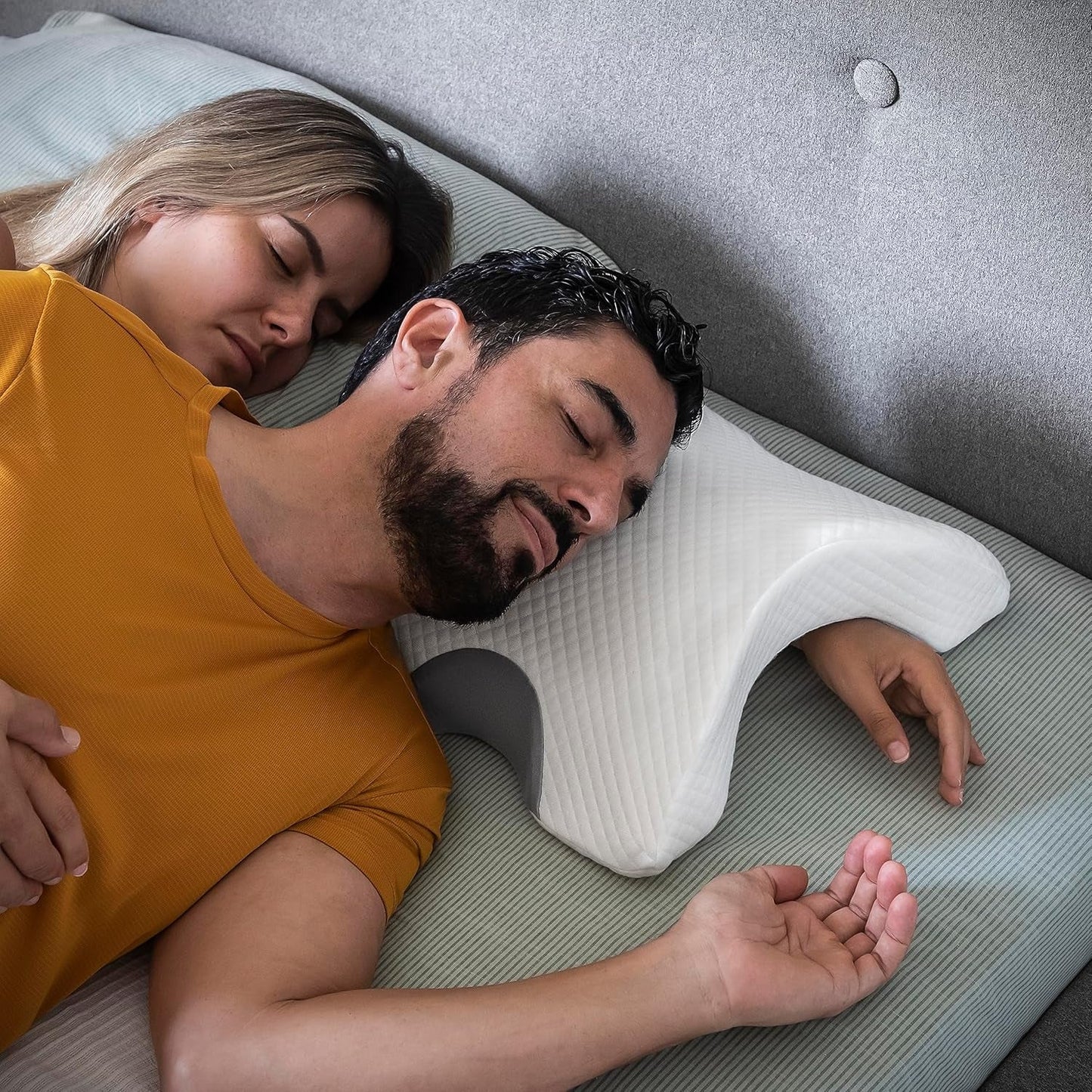 InnovaGoods - Oreiller cervical viscoélastique pour couples, Conception ergonomique pour la relaxation en couple, Mousse à mémoire de forme pour soulager la pression, Housse amovible, Blanc, 36 x 12,5 x 30,5 cm, Mousse à mémoire de forme