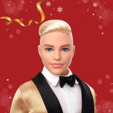Barbie Signature 2025 Holiday Blonder Ken Modepuppe zum Sammeln in completem Anzug mit Goldener Jacke in Einer Verpackung zum Ausstellen et mit Puppenständer, JGK55