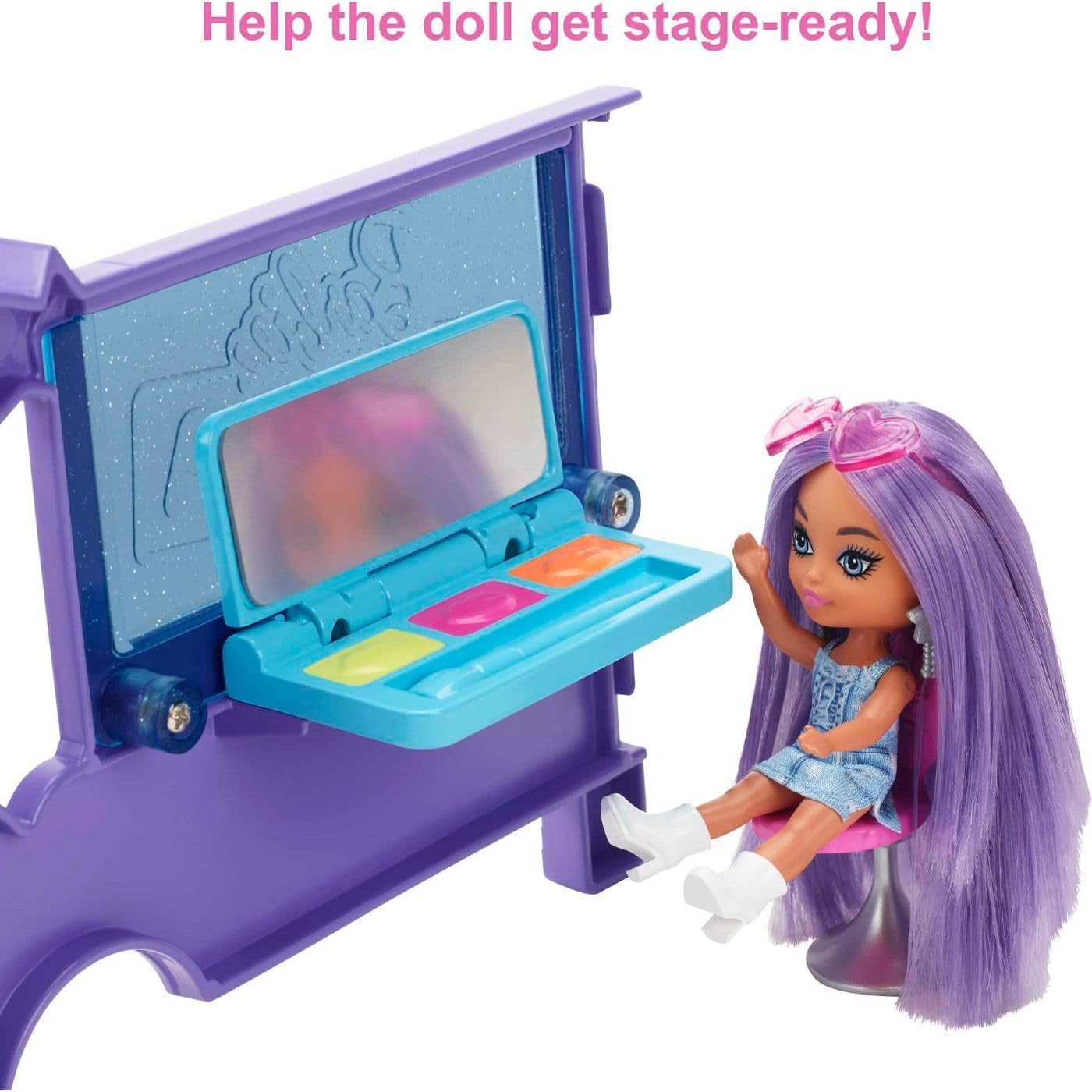 Poupée Barbie Extra Mini Minis, poupée Extra Mini Minis avec fourgon de tourisme à paillettes supplémentaires, comprenant une station de maquillage et des accessoires de spectacle, cadeau pour enfants, jouet pour 3 ans et plus, HKF84