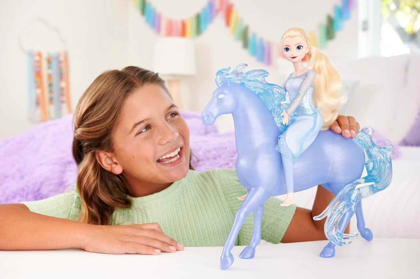 Mattel DISNEY La Reine des Neiges Elsa et Nokk - Poupée articulée Elsa, figurine d'eau majestueuse Nokk, inspirée du deuxième film, pour les enfants de 3 ans et plus, HLW58