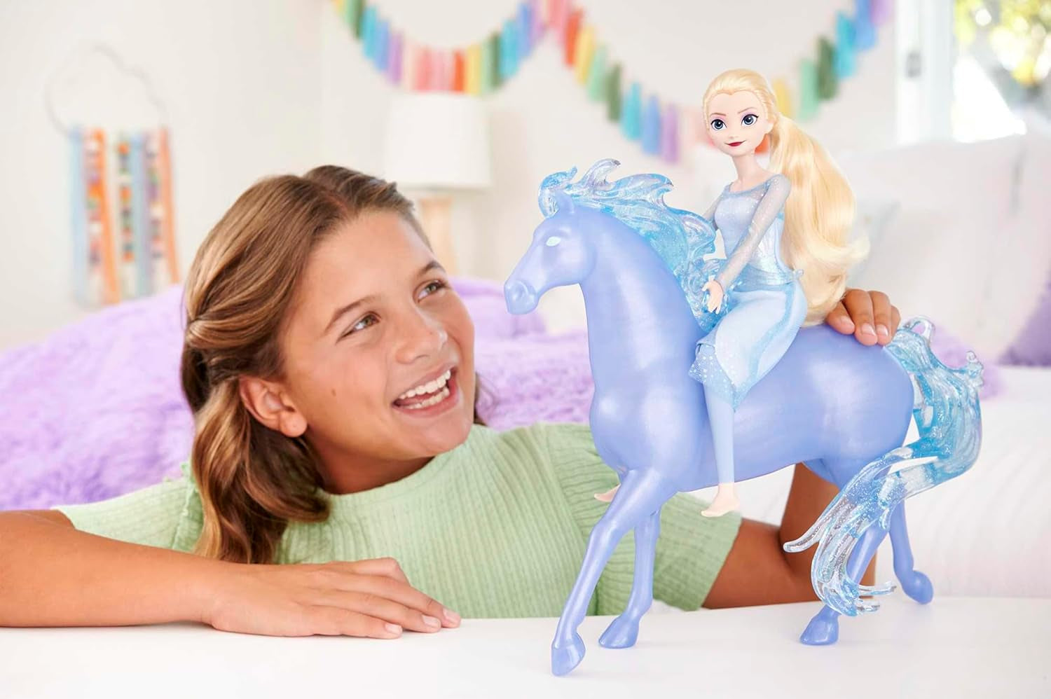 Mattel DISNEY La Reine des Neiges Elsa et Nokk - Poupée articulée Elsa, figurine d'eau majestueuse Nokk, inspirée du deuxième film, pour les enfants de 3 ans et plus, HLW58