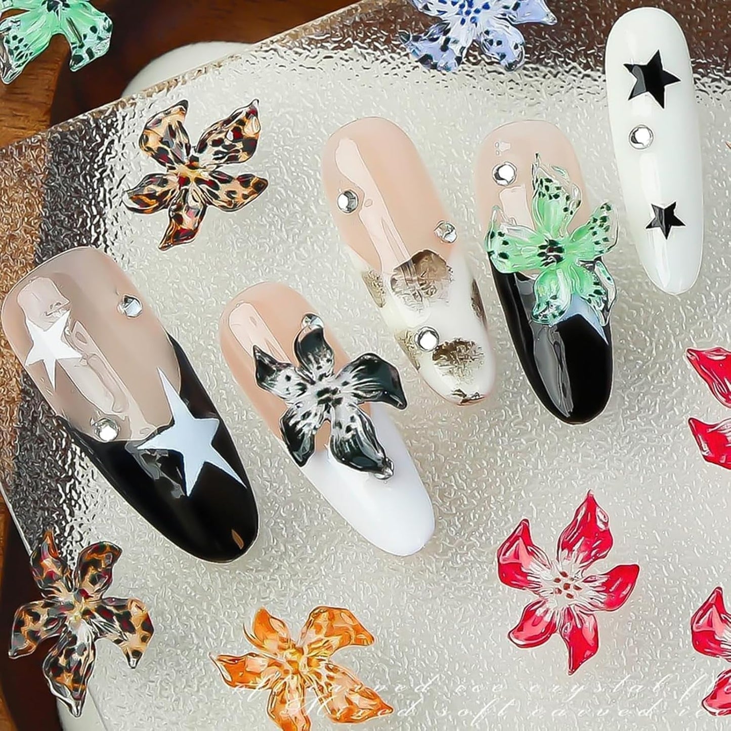 50pcs Charms d'ongles de fleurs 3D, Nail Art en gel 3D, Charms d'ongles, Bijoux d'été colorés, Accessoires d'ongles à faire soi-même, Cristaux de fleurs d'hibiscus en relief, Nail Art dégradé pour femmes