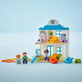 LEGO DUPLO Town Première visite chez le médecin, jouet de construction, ensemble de jeu pour promouvoir la motricité fine, cadeau pour les tout-petits de 2 ans, jouet éducatif, jeu de rôle à l'hôpital 10449 Ensembles de construction Besuche den LEGO-Store