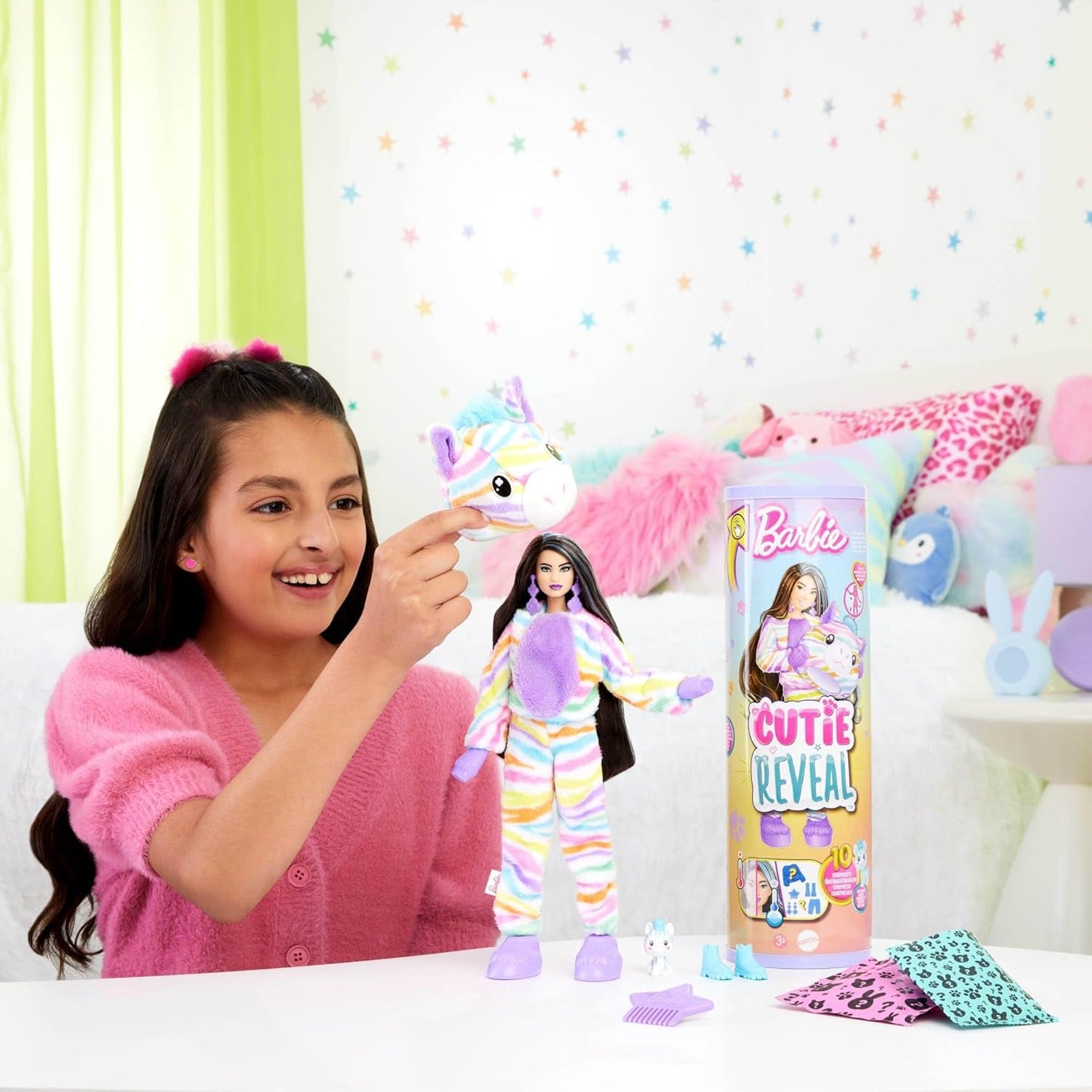 Barbie Cutie Reveal poupée et accessoires, tenue en peluche zèbre arc-en-ciel et 10 surprises changeantes de couleur, gamme Color Dream, HRK39