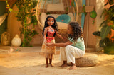 Disney Princess Moana 80 cm Poupée de jeu par Jakks Pacific Poupée mobile avec brosse pour peigner ses boucles ondulées Robe inspirée du film Collier pendentif détachable Poupées Naty Shop
