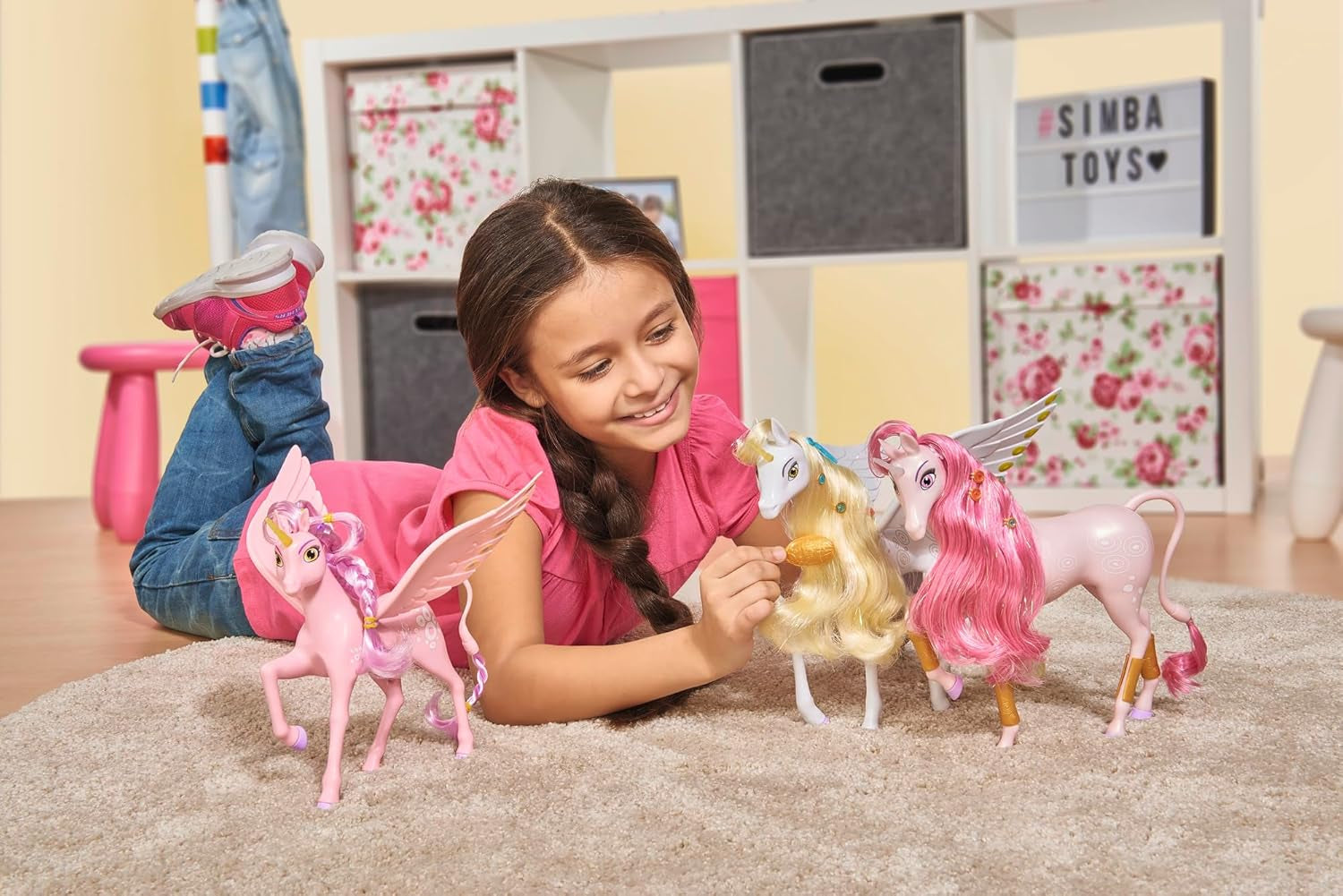 Simba 109480092 - Mia and Me Unicorn Kyara, avec ailes mobiles, pinces à cheveux et brosse coiffante, 20 cm, à partir de 3 ans, rose