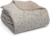 Table de chevet Foppapedretti et couette naturelle pour lit double 2P ; feuilles de sable, housse 100% coton, Made in Italy Couettes et couettes Naty Shop Sable avec feuilles 160 X 190 Cm