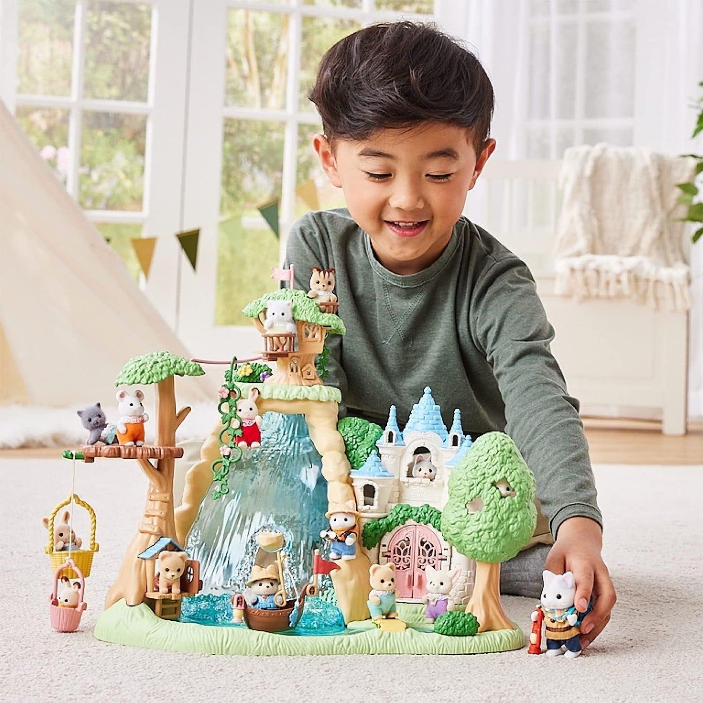 Sylvanian Families - 5763 Ensemble d'explorateur d'aventure à deux figurines Chat au lait Père Garçon Figurine animale Jouet détaillé pour poupées Naty Shop de 3 ans