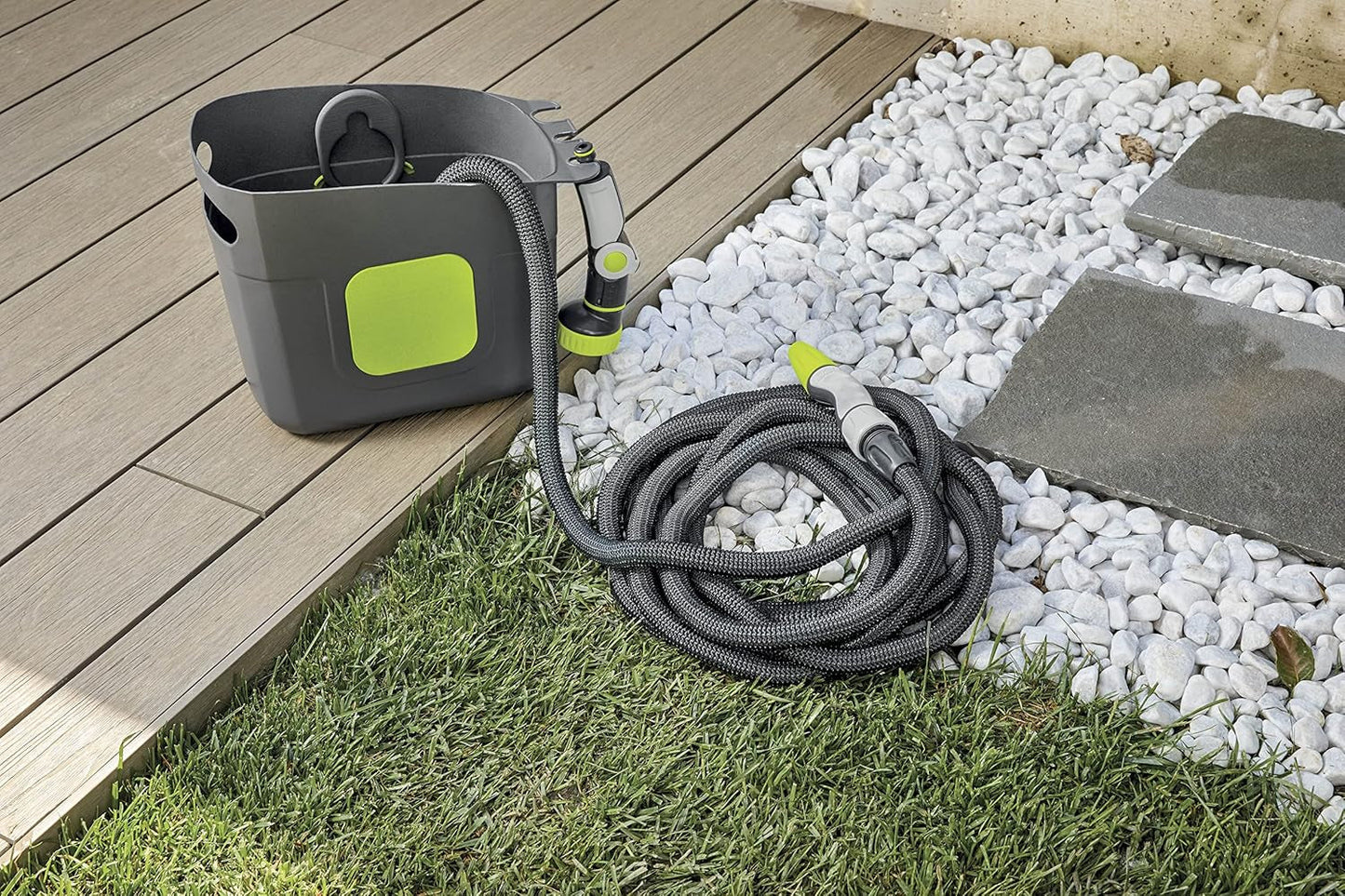 GF SRL, Aquapop Grey Pro 15, tuyau tressé auto-extensible fabriqué en Italie, avec récipient en plastique rigide, mini pulvérisateur de jardin ergonomique, raccords d'irrigation de jardin, gris foncé