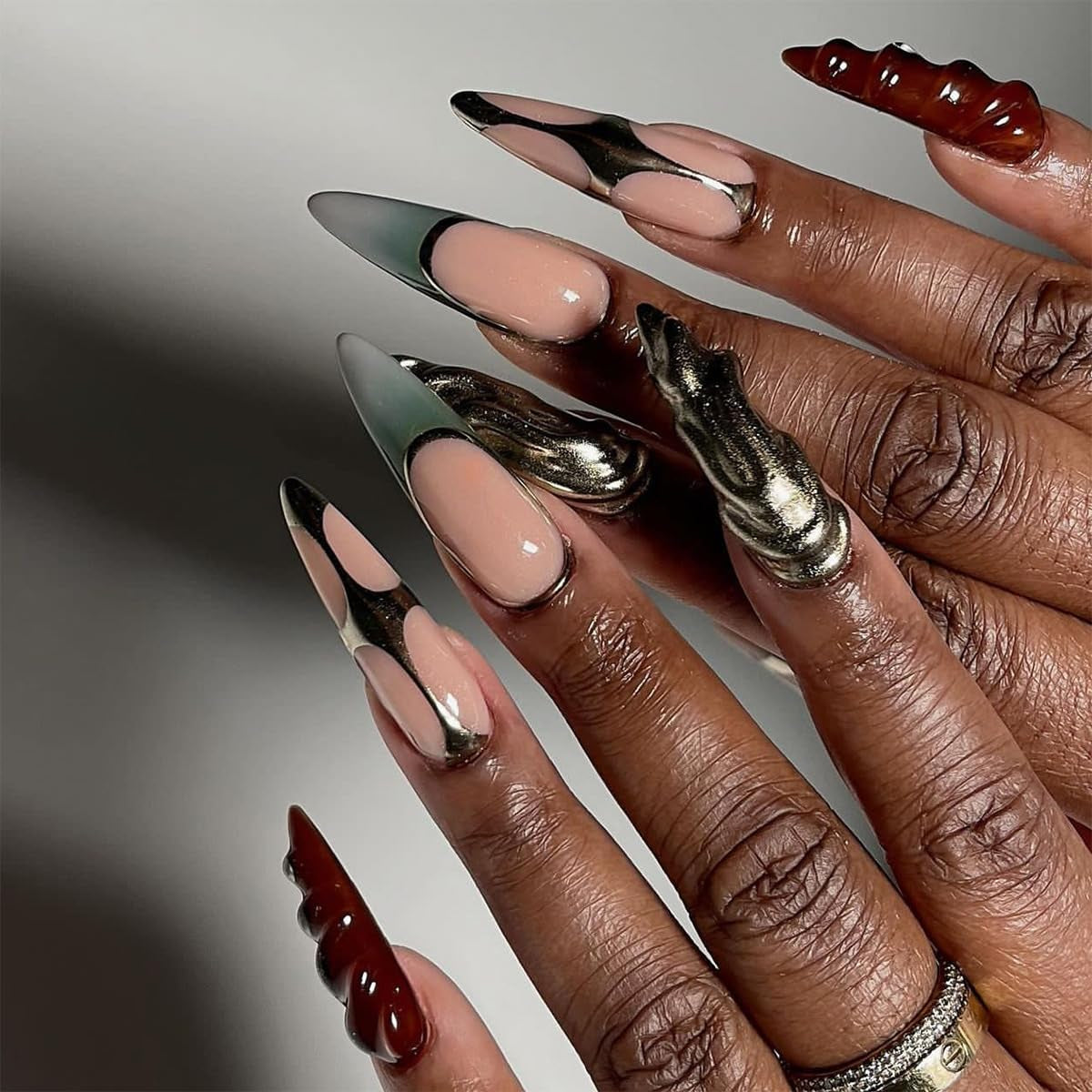 Mouyouglow longs ongles Stiletto laiteux blanc dégradé rose paillettes Cool faux ongles avec colle rose Ombre paillettes ongles artificiels
