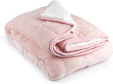 Couverture Sherpa lestée Emma Barclay, 127 x 152 cm, rose poudré Emma Barclay Lits et couvertures rose poudré 50 x 60 po (127 x 152 cm)