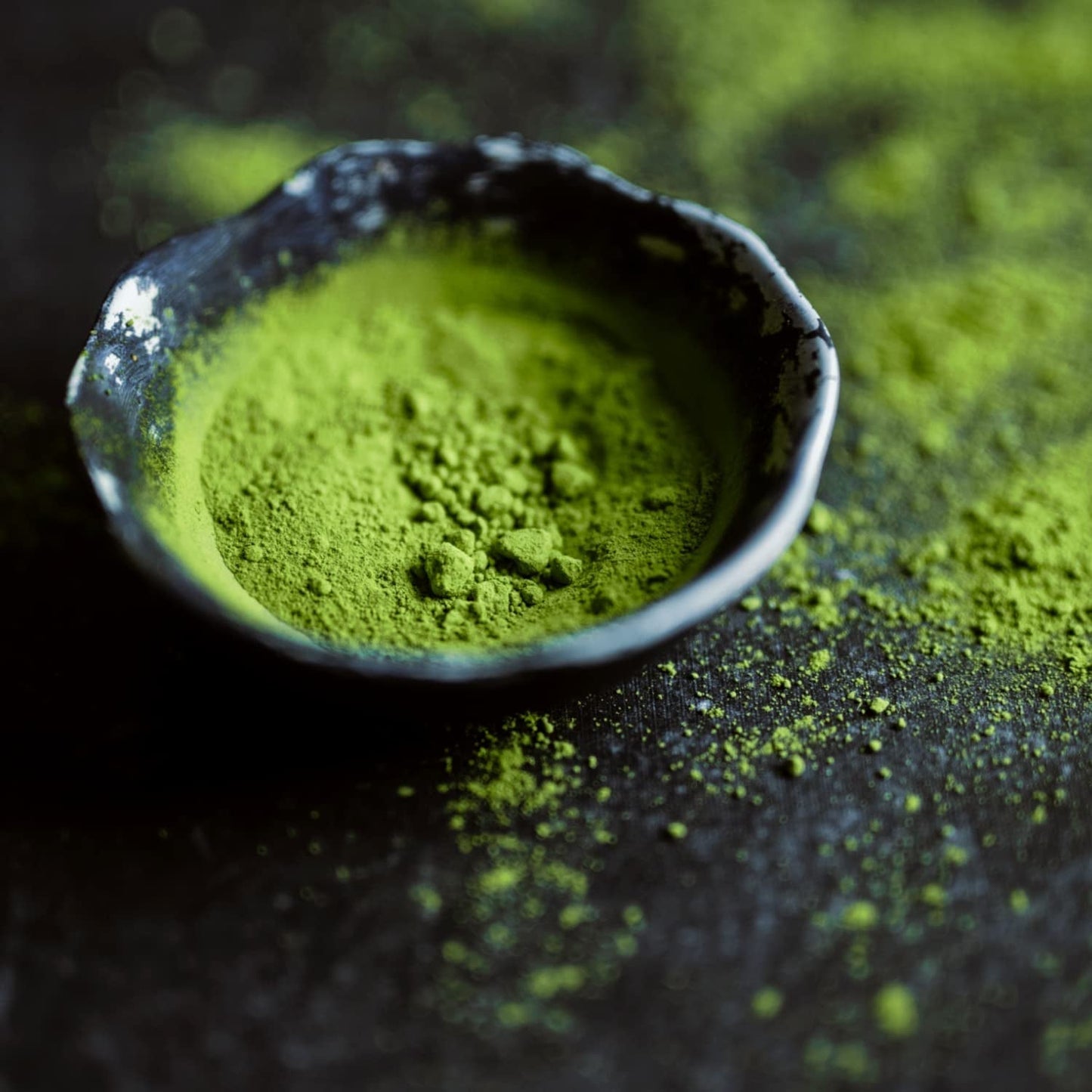 Poudre de thé vert biologique Moya Matcha | 100 g qualité cérémonie traditionnelle 30 g | Cultivé et récolté biologiquement à Uji, Japon | Parfait à boire avec de l'eau, des lattes au matcha, des smoothies et des limonades
