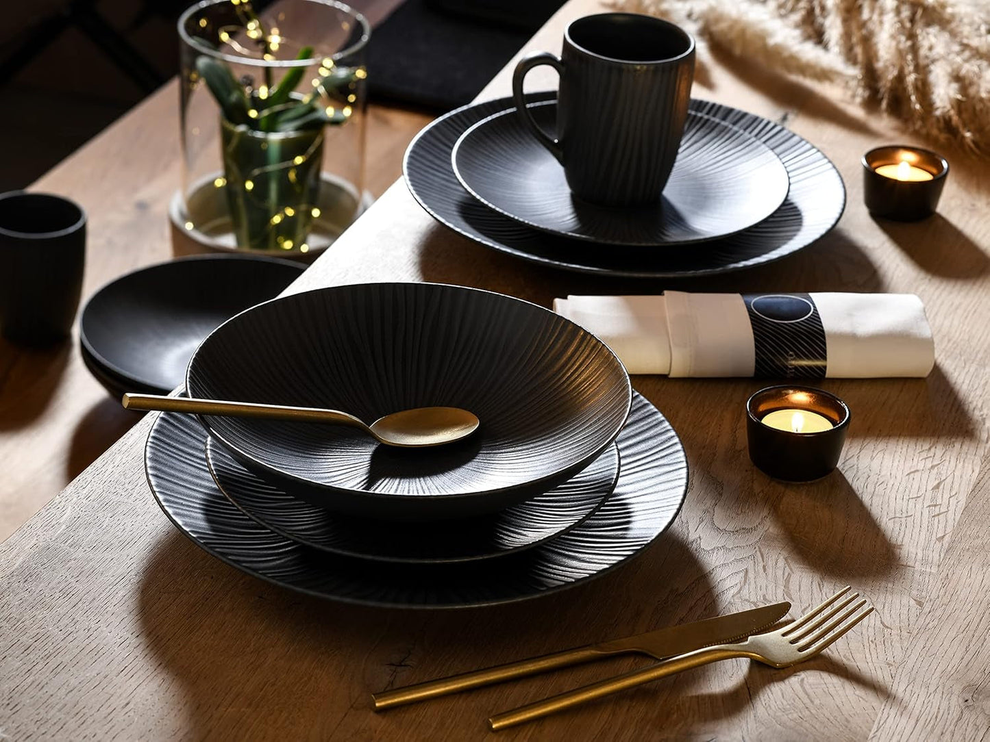 CreaTable, 20537, Vesuvio Black Series, service de table 16 pièces, service combiné en porcelaine, passe au lave-vaisselle et au micro-ondes, fabriqué au Portugal