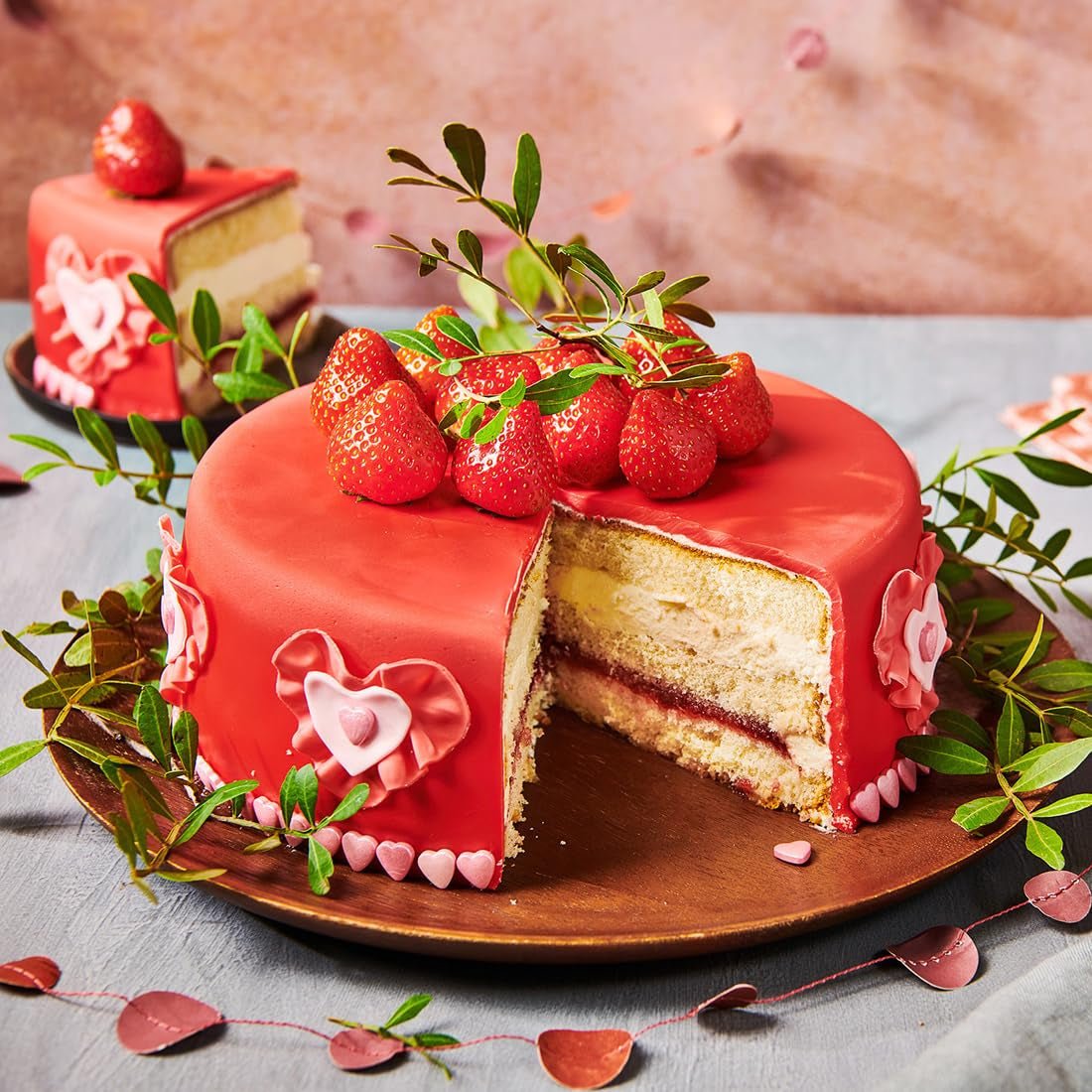 Fondant laminé FunCakes Fire Red : facile à utiliser, lisse, flexible, doux et pliable, parfait pour décorer des gâteaux, Halal, casher et sans gluten, 1 kg (1 paquet) de pâte à sucre Naty Shop