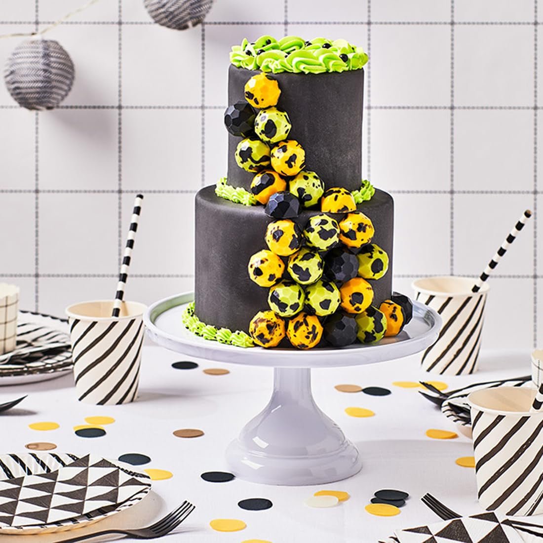 Fondant roulé FunCakes Raven Black : facile à utiliser, lisse, flexible, doux et malléable, parfait pour la décoration de gâteaux, halal, casher et sans gluten. 1 kg (lot de 2) de pâte à sucre Naty Shop