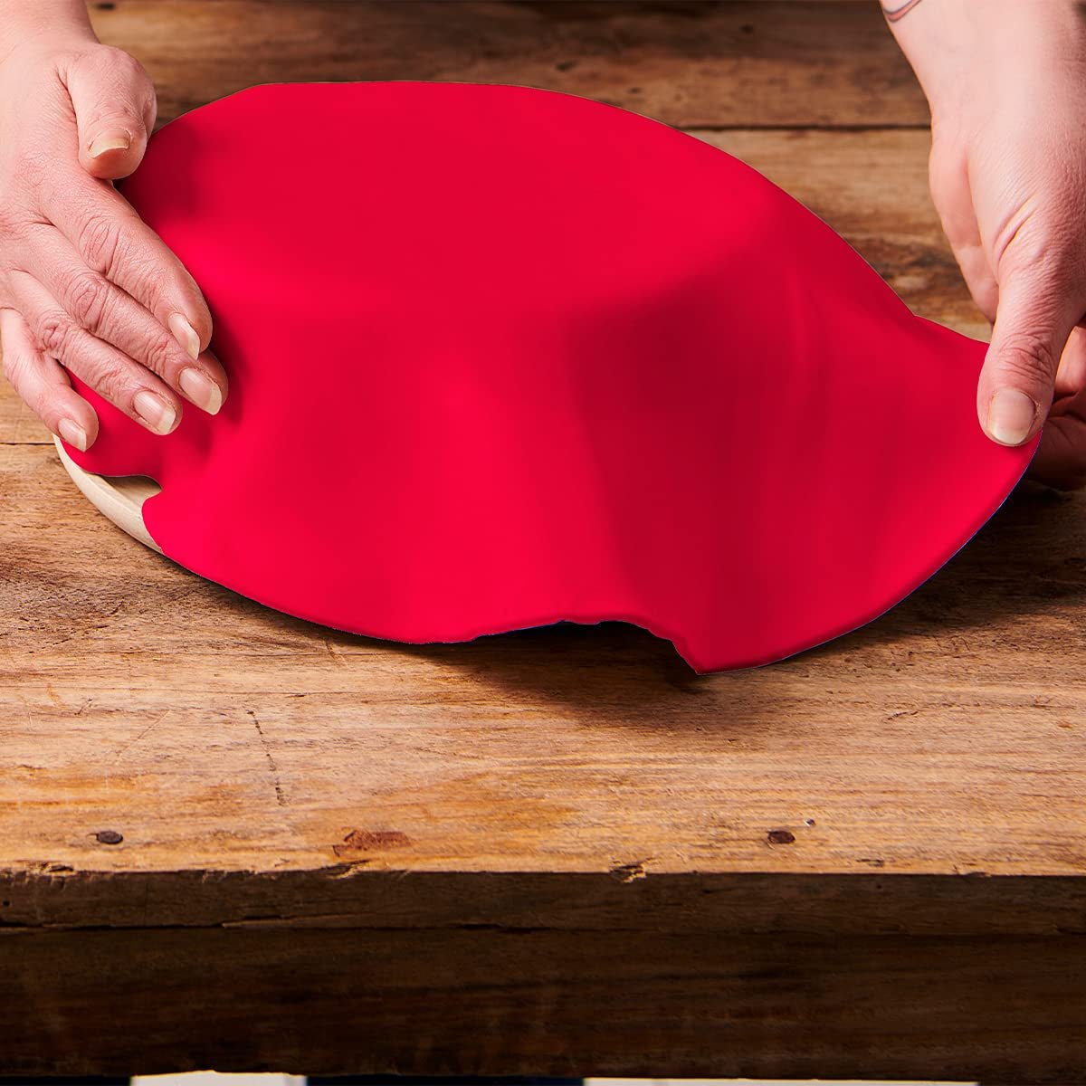 FunCakes Disque Fondant Roulé Raven Black : Délicieux Goût Vanille, 430g & Rouleau Fondant Disque Roulé Rouge Feu : Délicieux Goût Vanille, Déjà Roulé, Facile à Utiliser, 430g Naty Shop Pâte à Sucre