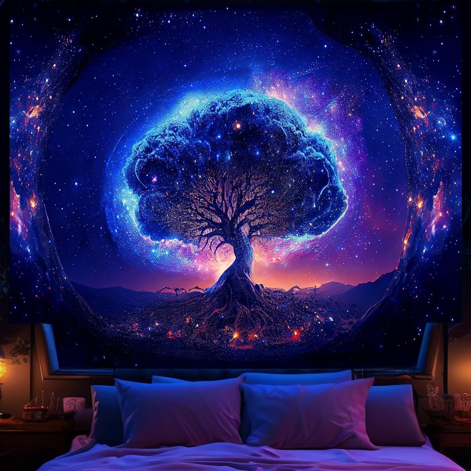Tapisserie arbre espace lumière noire esthétique Accueil - Accessoires et Décorations Naty Shop Espace lumière noire 152,4L X 129,5B Cm