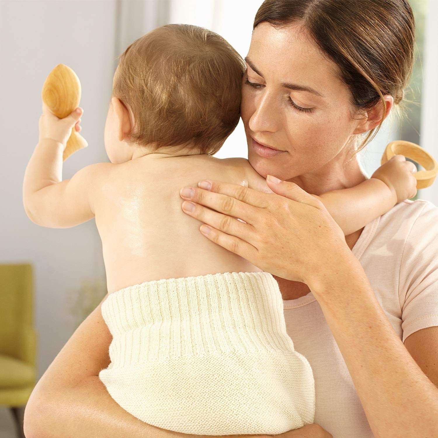 WELEDA Lait de Soin Bébé Calendula Bio - Lait corporel cosmétique naturel à l'huile d'amande et à la cire d'abeille pour le soin et le nettoyage de la peau sèche de bébé. Lotion de soin délicate pour bébés et enfants (1x 200ml) Enfants - Bain et Soin Naty Shop